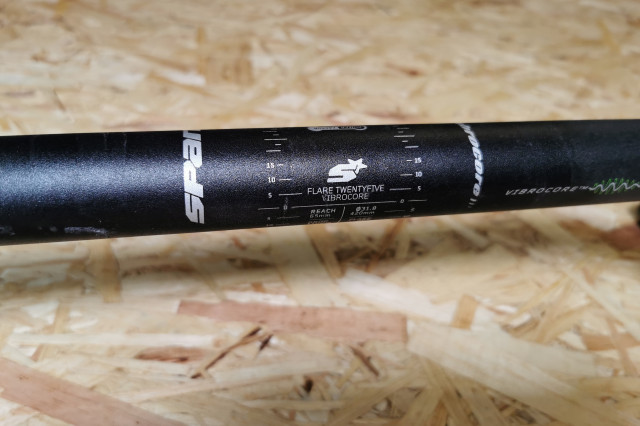 Spank_Flare_25_handlebar_centre.jpg