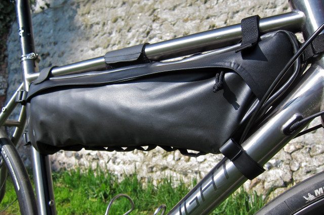 Specialized Burra Burra Framepack 8 - 3:4 Side.jpg