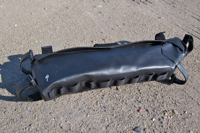 Specialized Burra Burra Framepack 8 - Underside Webbing.jpg