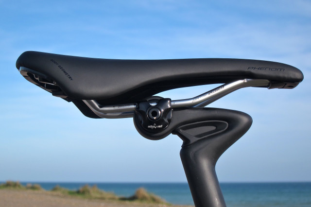 Specialized Diverge Comp Carbon - Phenom Saddle Side.jpg
