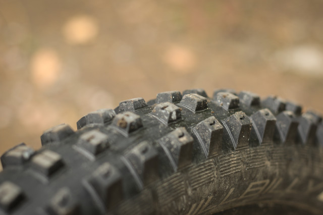 Specialized Hillbilly 2.6 Gripton GRID Tyre-5.jpg