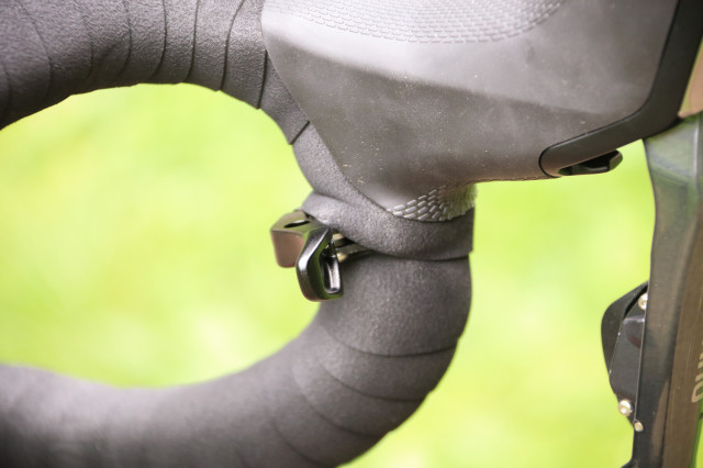 Specialized S-Works Diverge - dropper post button.jpg