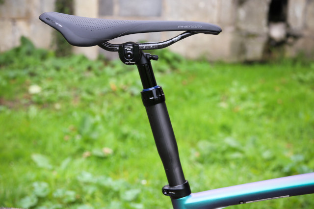 Specialized S-Works Diverge - saddle and dropper post 2.jpg