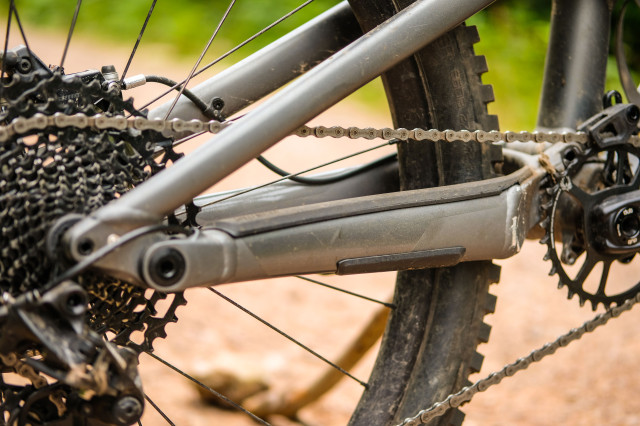 Specialized Status chainstays-18.jpg