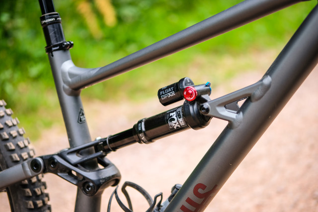 Specialized Status shock -14.jpg