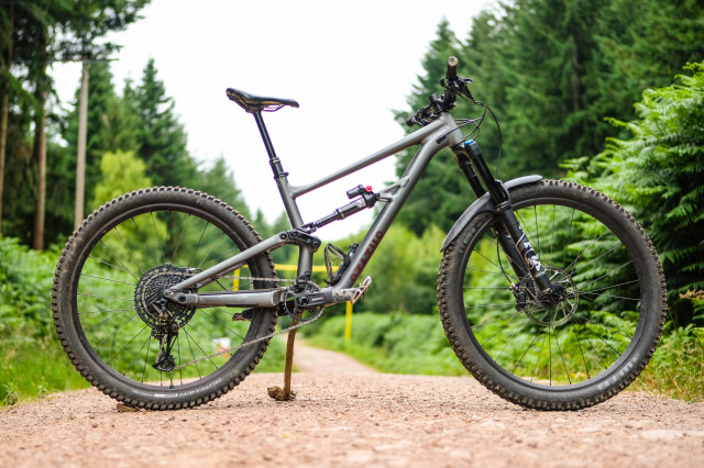 Specialized Status whole bike-3.jpg