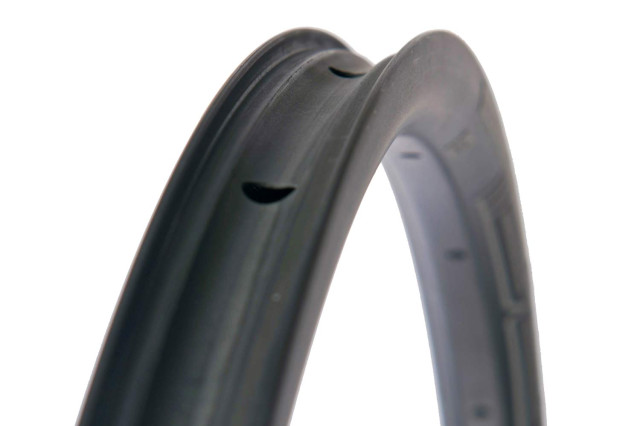 Stans-Grail-CB7_tubeless-carbon-gravel-bike-road-bike-CX-cyclocross-rim-wheels_bead.jpg