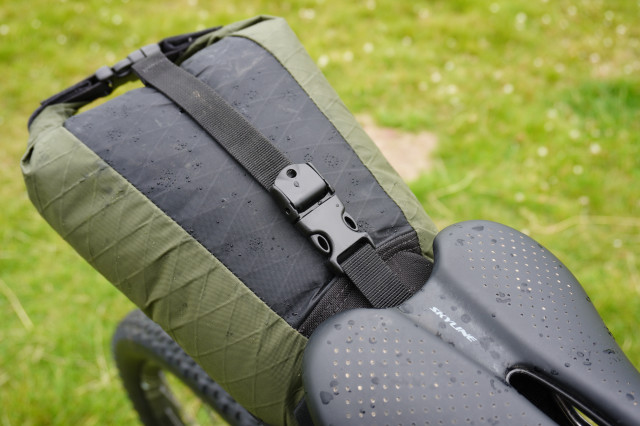 StraightCut_Dropper_Saddlebag_Buckle.JPG