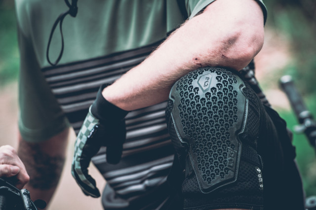 TSG competition May kneeguard_chamber_710124-102.jpg