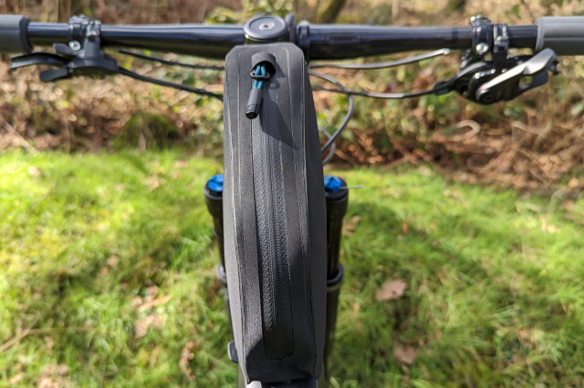 Tailfin_Top_Tube_Pack_back.jpg