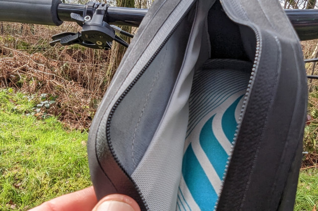 Tailfin_Top_Tube_Pack_pouch.jpg