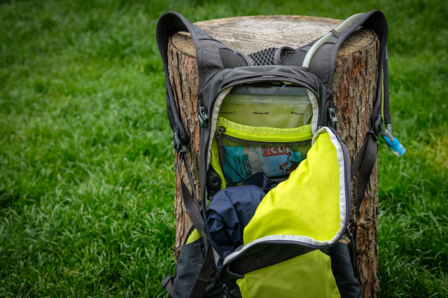 Thule Vital 8L hydration pack-5.jpg