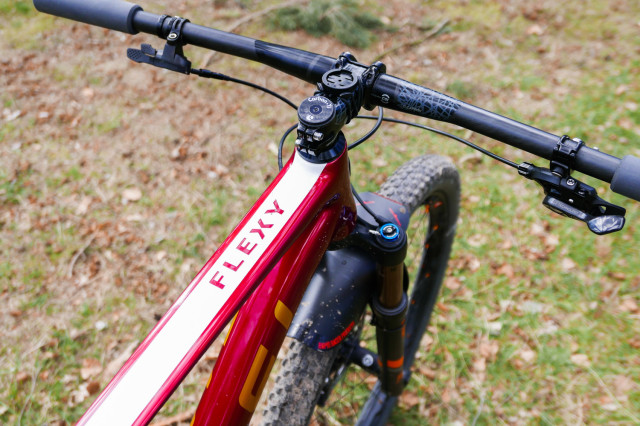 Titici-Flexy-MTB-FS-custom-carbon-FS-105.jpg
