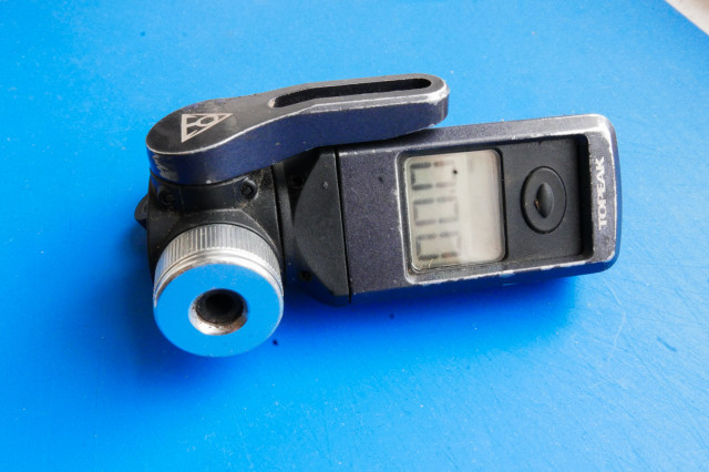 Topeak-Shuttle-Digital-tyre-pressure-gauge-review-100.jpg