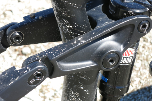 Trek Powerfly 9 FS - rocker.JPG