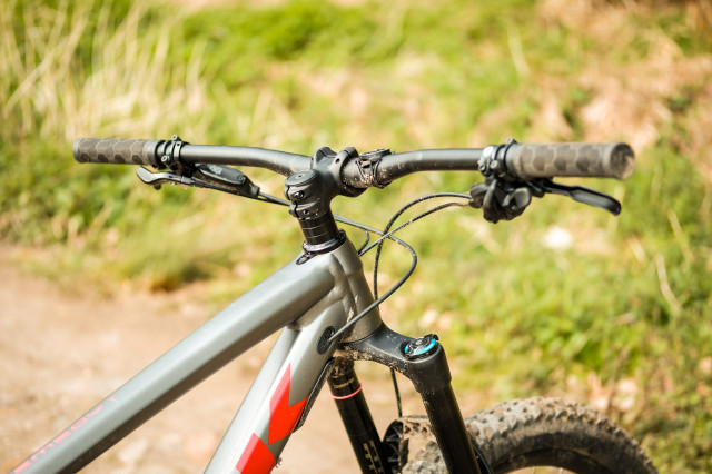 Trek Remedy 7 Detail Bars 11.jpg