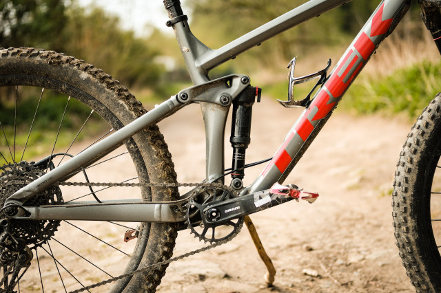 Trek Remedy 7 Detail Shock 5.jpg