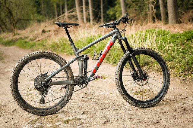 Trek Remedy 7 Detail whole bike 2.jpg