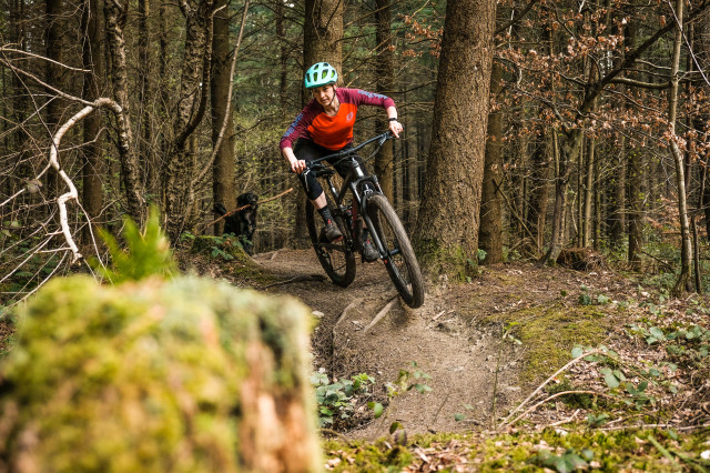 Trek Remedy 7 Riding-1.jpg