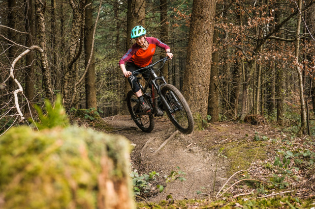 Trek Remedy 7 Riding-3.jpg