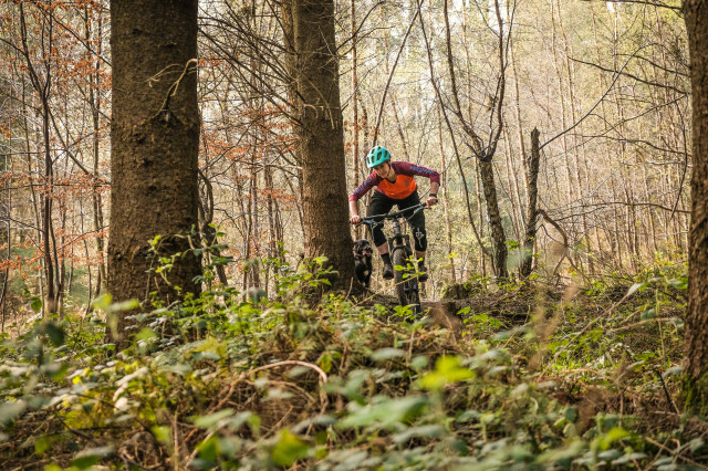 Trek Remedy 7 Riding-6.jpg