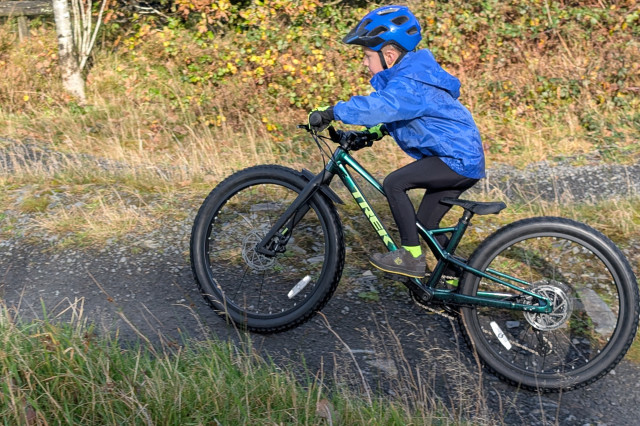 Trek Wahoo Trail 24 Riding.jpg