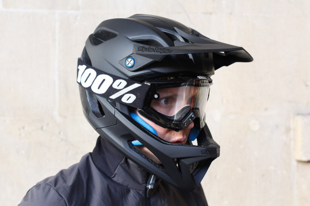 Troy-Lee-Designs-Stage-fullface-helmet-review-106.jpg