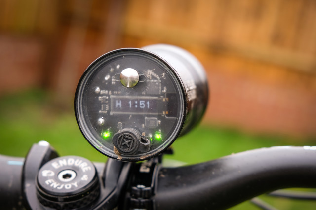 USE Exposure Six Pack Mk9 front light-3.jpg