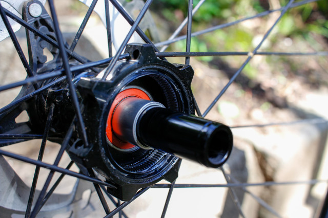 Vel 23 GRL Alloy Gravel Disc wheelset-hub inside 2.jpg