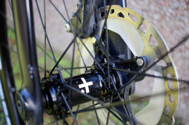 Vel 23 GRL Alloy Gravel Disc wheelset hub vel logo