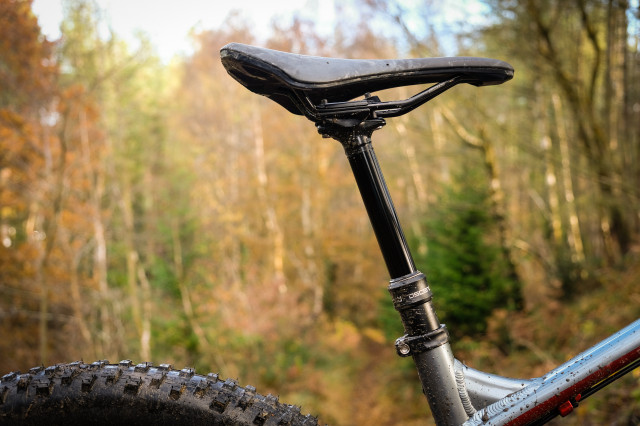 Vitus Sentier 27 VRS hardtail Detail Seatpost-21.jpg