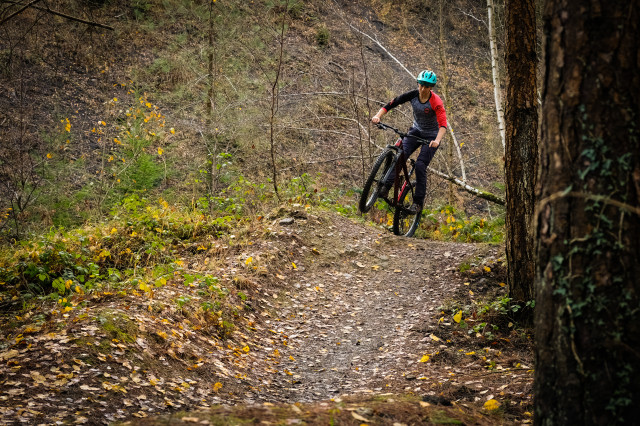 Vitus Sentier 27 VRS hardtail Riding-3.jpg