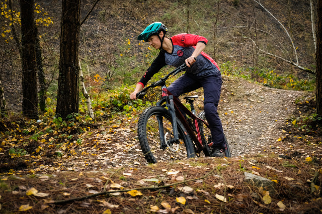 Vitus Sentier 27 VRS hardtail Riding-4.jpg