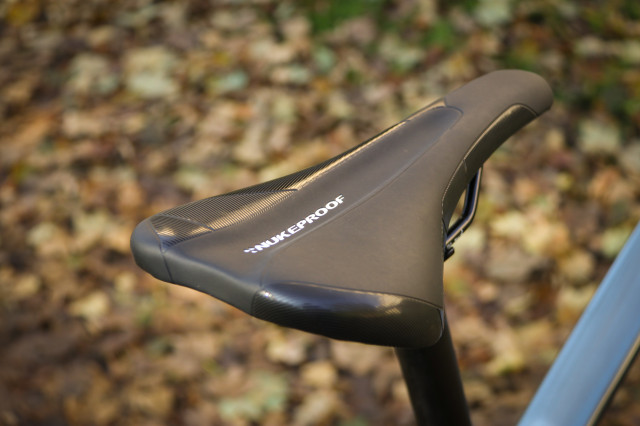 Vitus Sentier VR29 Detail Saddle-13.jpg