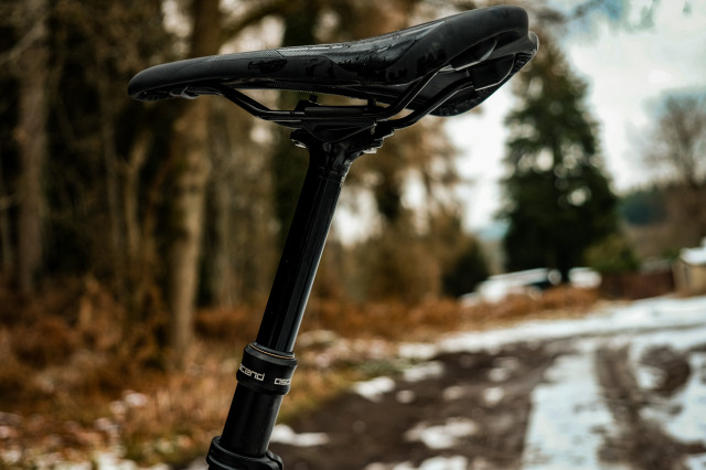 Vitus Sommet 27 Detail dropper -19.jpg