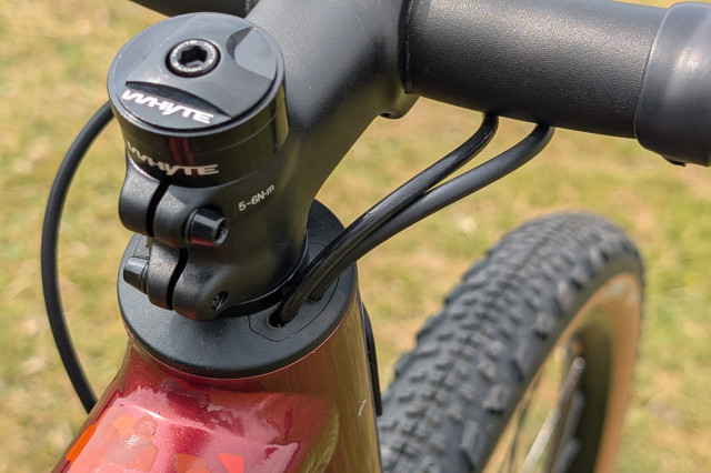 Whyte Verro Cable Routing.jpg