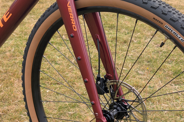 Whyte Verro Fork Leg.jpg