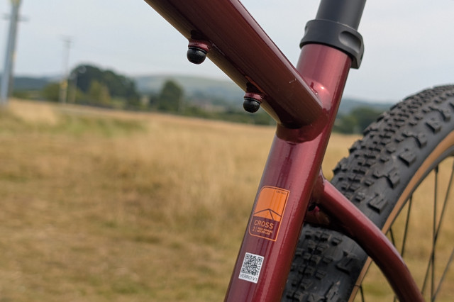Whyte Verro Top Tube Bolts.jpg