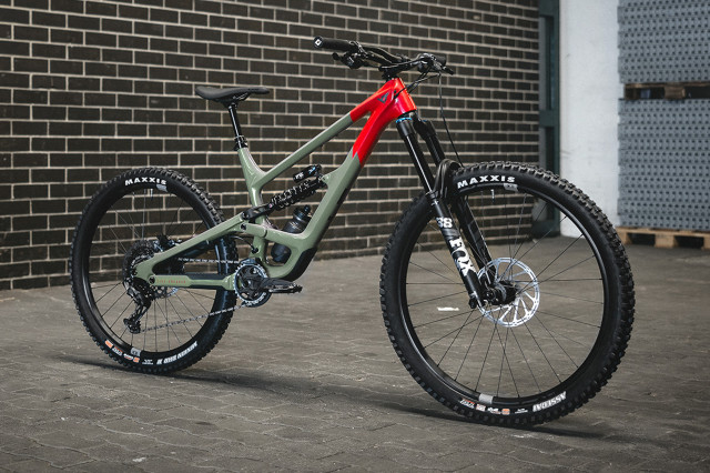 YT Capra Uncaged 10