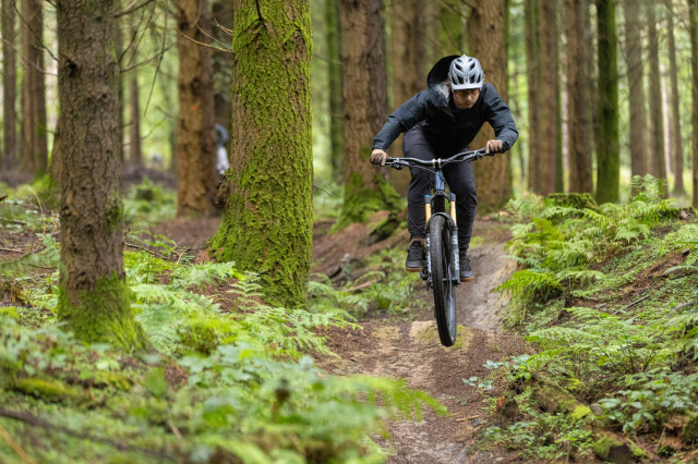 YT Industries Jeffsy riding 3.jpg