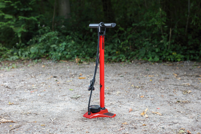 Specialized Air Tool Comp hero