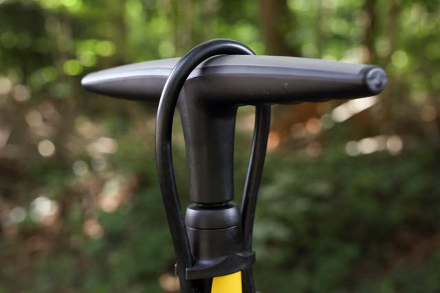 Topeak Joe Blow Sport III handle