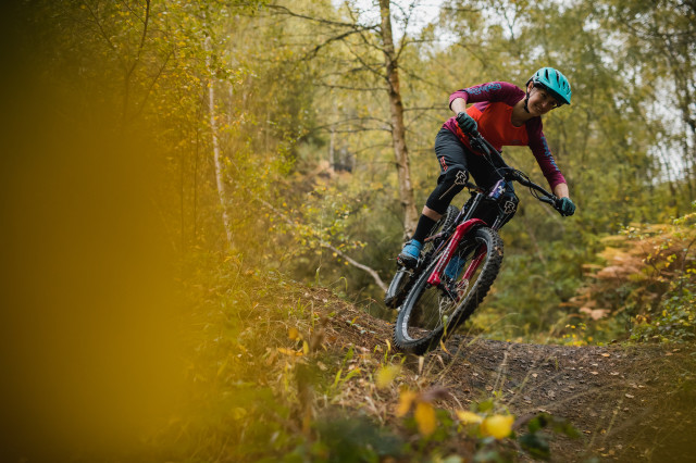 Nukeproof Mega 275 Carbon RS Riding 4