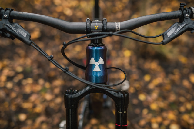 Nukeproof Mega 275 Carbon RS Detail bars