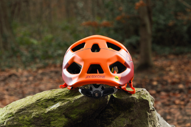 SixSixOne Evo AM Patrol rear