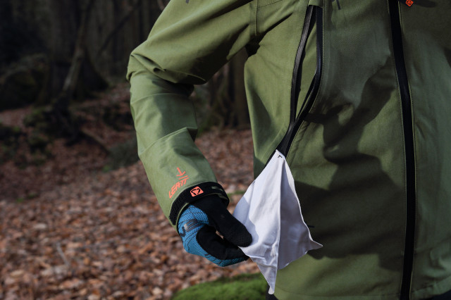 leatt dbx 5.0 all mountain jacket microfiber