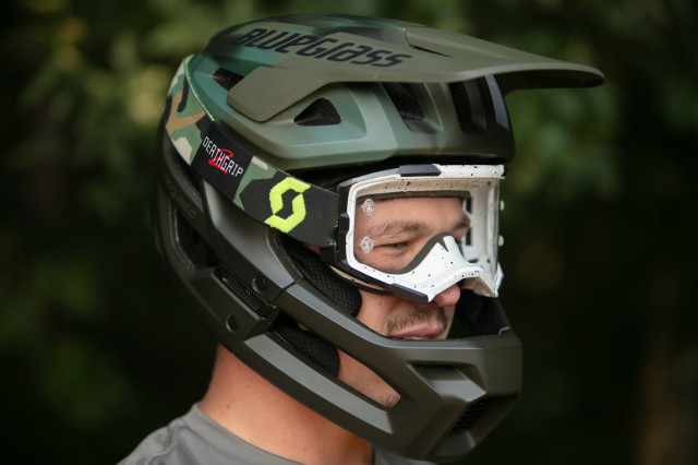 Scott_Fury_Deathgrip2_goggles_5