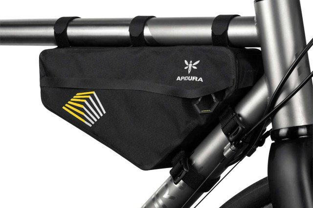 apidura-racing-frame-pack-2.4l-on-bike-2.jpg