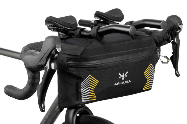 apidura-racing-handlebar-pack-5l-on-bike-2.jpg