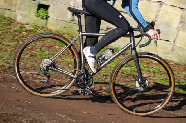 enigma-escape-riding-1.jpg